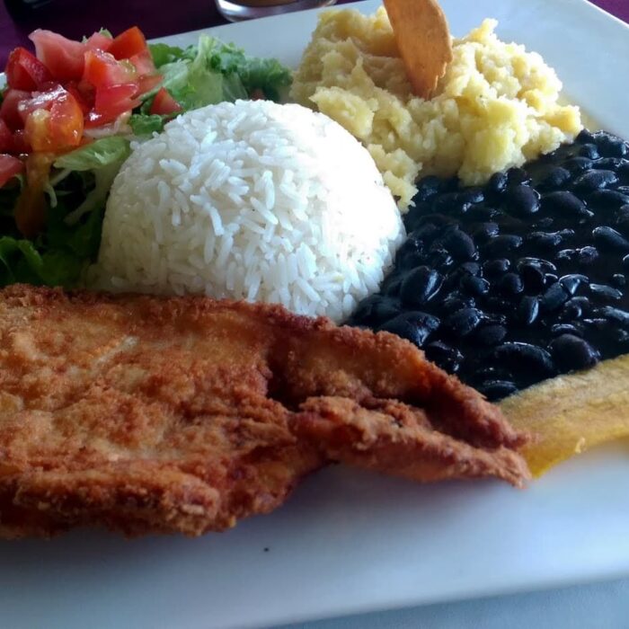 2016 03 18 13.35.25 HTC Rio Celeste Oběd Gallo Pinto