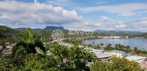 Ilustrační obrázek k zájezdu Kuba (únor 2019), kde je panoramatický pohled na stolovou horu a pobřeží Kuby.