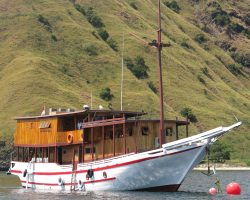 Lodí po Komodských ostrovech, Indonésie, archiv Enjoy Travel